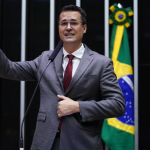 Reviravolta: Nunes Marques derruba decisão e mantém Deltan Dallagnol na disputa pelo Senado